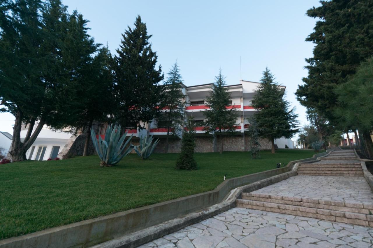 Chateau Linza Resort Тирана Екстер'єр фото