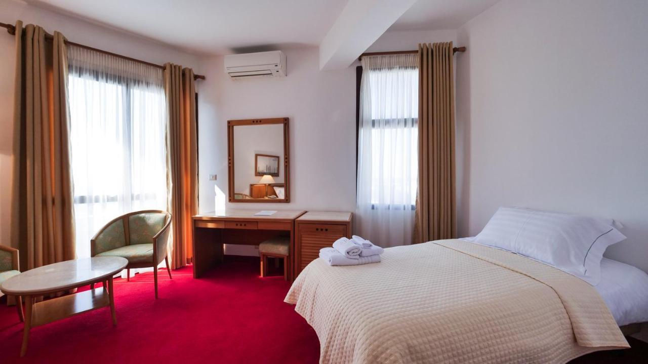 Chateau Linza Resort Тирана Екстер'єр фото