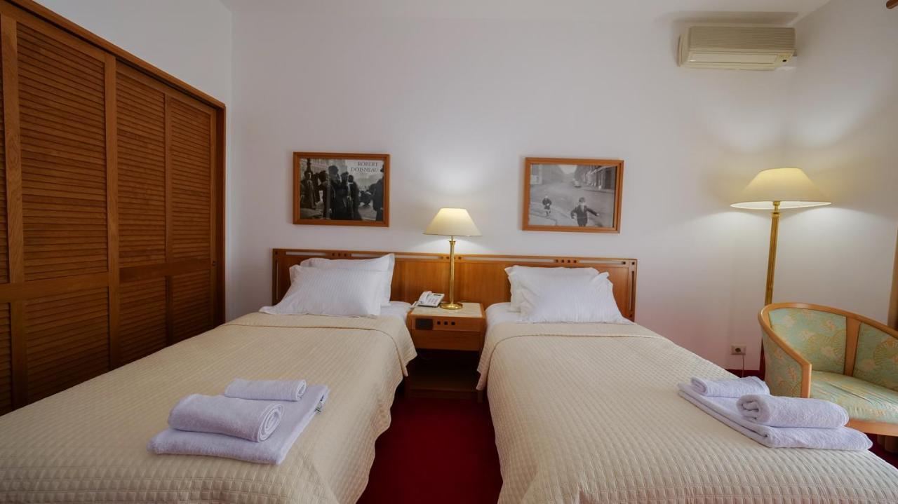 Chateau Linza Resort Тирана Екстер'єр фото