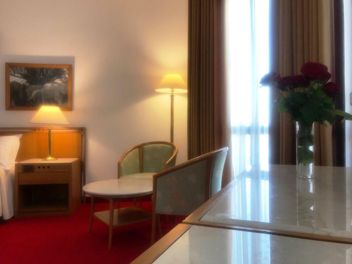 Chateau Linza Resort Тирана Екстер'єр фото