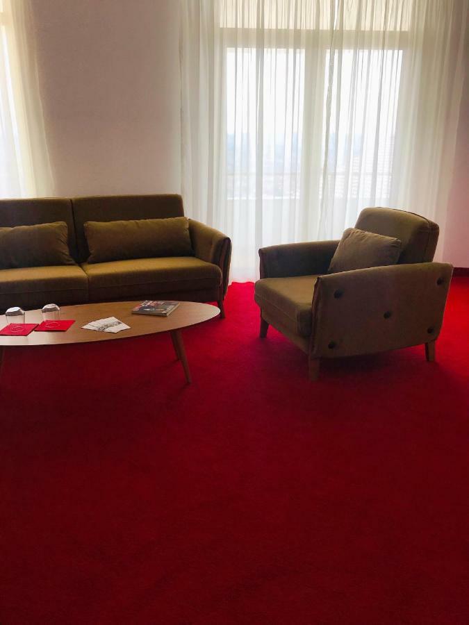 Chateau Linza Resort Тирана Екстер'єр фото